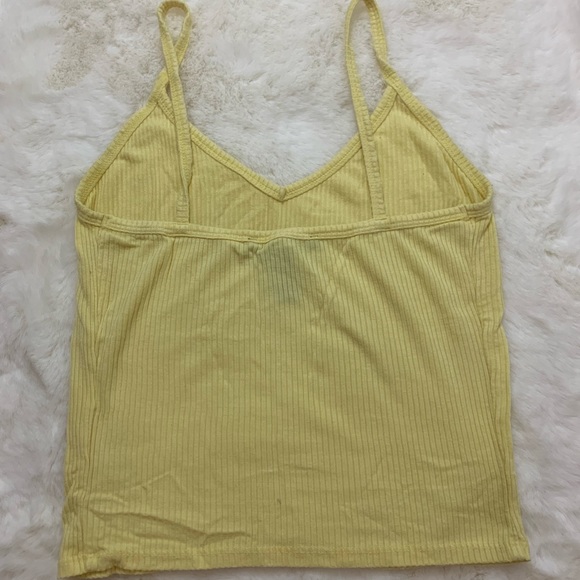 Bundle of 4 Tank Tops - Picture 4 of 11